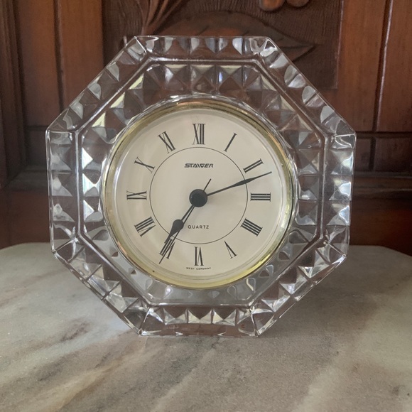 Staiger crystal quartz clock. Made in Germany. Uses 1 AA battery. Beautiful ❣️ - Picture 7 of 7